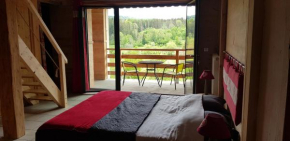 Le Jura en toutes saisons Piscine, SPA, location VTT, balades 2cv, climatisation